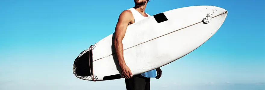 Le style surfeur : une décontraction cool et décontractée pour un look authentique de plage