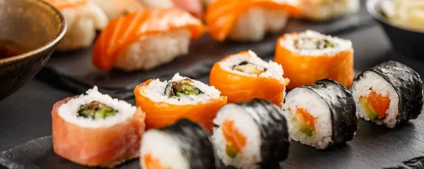 Regalez-vous avec des sushis japonais frais et savoureux